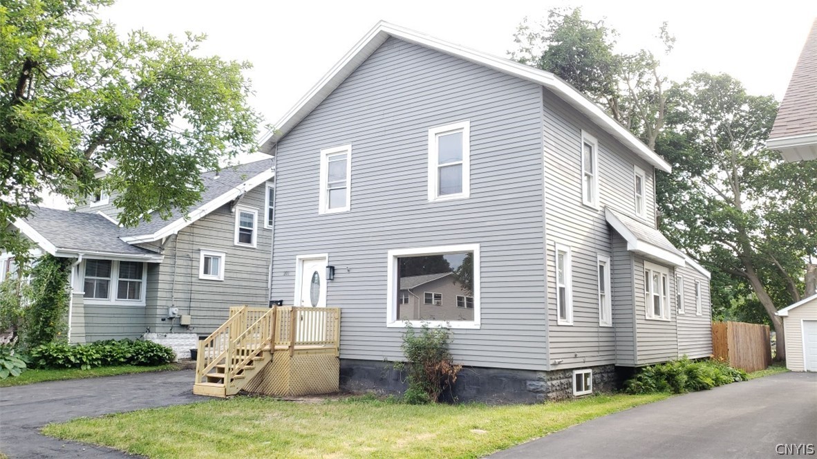 Roxford Rd, Syracuse, NY 13208