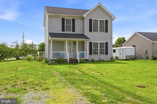 32 Three Sisters Ct, Ranson, WV, 25438-5903 | Card Image