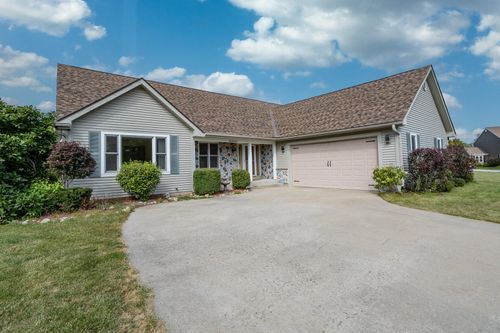 1836023 Lost Pond Ct, Menomonee Falls, WI, 53051-5565 | Card Image