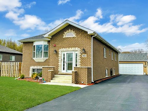8566 S 83rd Ave, Hickory Hills, IL, 60457 | Card Image