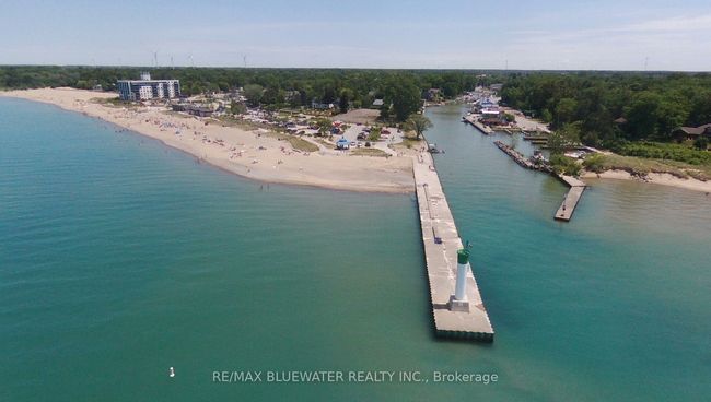 1 - 8 Oak St, Condo with 2 bedrooms, 1 bathrooms and 1 parking in Grand Bend ON | Image 29