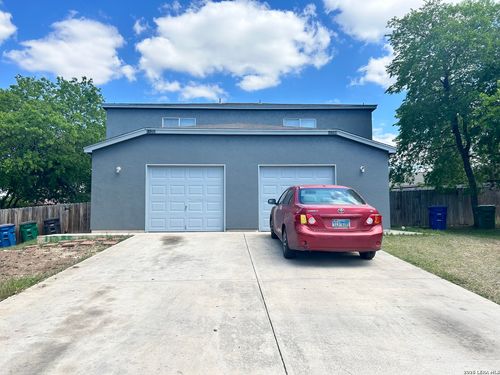 11252 Center Point Rd, San Antonio, TX, 78233-6835 | Card Image