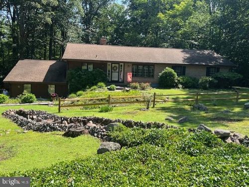 1044 Maple Grove Rd, MOHNTON, PA, 19540-7754 | Card Image