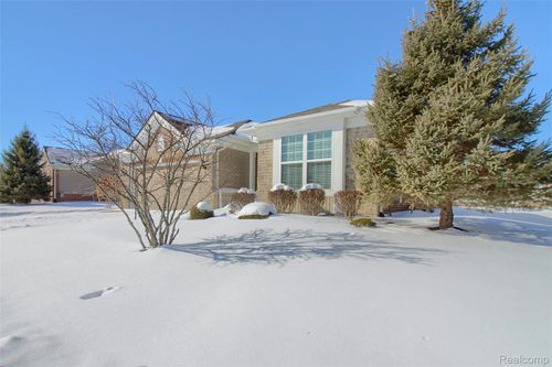 23890 Manistee Ln, Flat Rock, MI, 48134-8302 | Card Image
