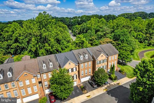 4076 Walnut Cove Cir, FAIRFAX, VA, 22033-6233 | Card Image