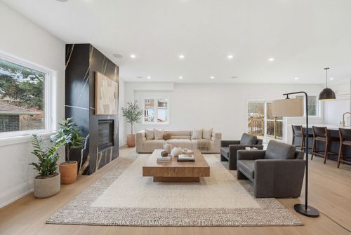 49 Greendowns Dr, Scarborough, ON, M1M2G6 | Card Image