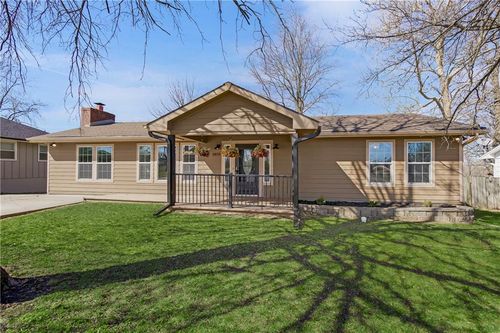 1413 Country Club Dr, Pleasant Hill, MO, 64080-1540 | Card Image