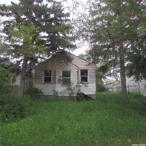 943 Athol Street, Regina, SK, S4T3B8 | Card Image