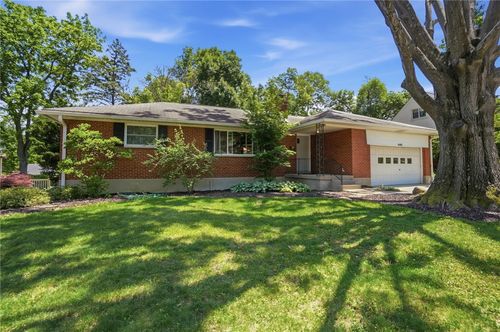 4440 Wing View Ln, Kettering, OH, 45429-3102 | Card Image