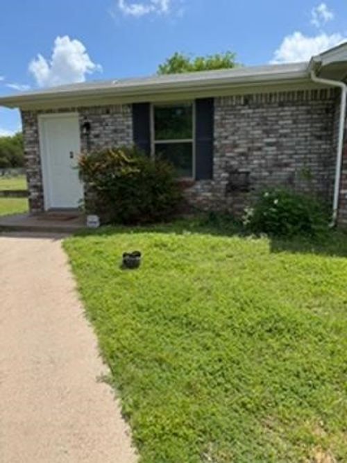 503-501 W Bluebonnet Dr, Granbury, TX, 76048-6707 | Card Image