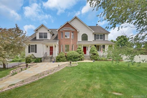 137 Duke Dr, Carmel, NY, 10512-1598 | Card Image