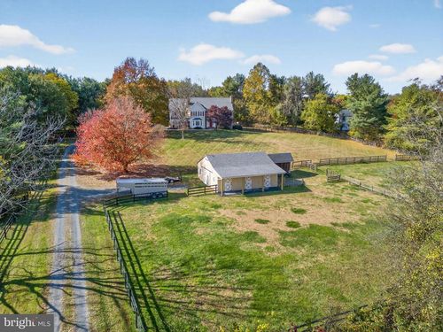 17130 Quail Creek Cir, Hamilton, VA, 20158-3103 | Card Image