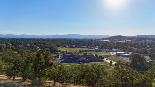 277 Cambridge Ter, Eagle Point, OR, 97524-6669 | Card Image