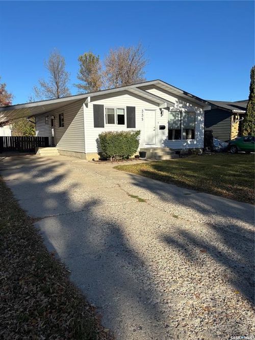 335 Avondale Rd, Saskatoon, SK, S7H5B4 | Card Image