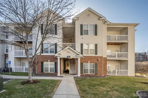 305-37 Kassebaum Ln, Saint Louis, MO, 63129-1598 | Card Image