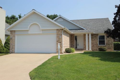 3201 Village Ct, Goshen, IN, 46528-5794 | Card Image