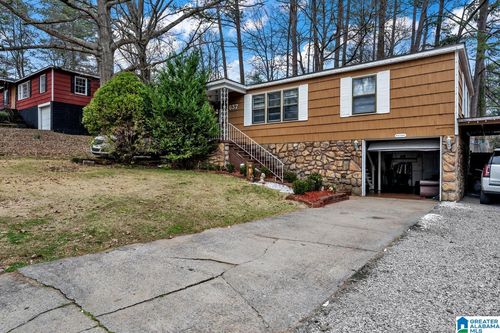 637 Callahan Rd, Birmingham, AL, 35215-8101 | Card Image