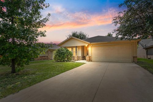 2939 Saint Zachary Dr, Dallas, TX, 75233-1439 | Card Image