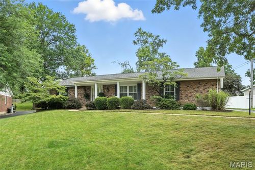 419 Trail Grove Ct, Ballwin, MO, 63011-2616 | Card Image