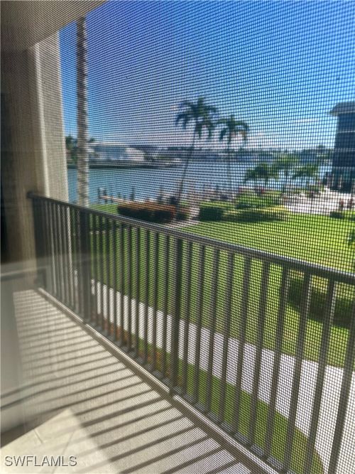 204-3200 Gulf Shore Blvd N, NAPLES, FL, 34103-3917 | Card Image
