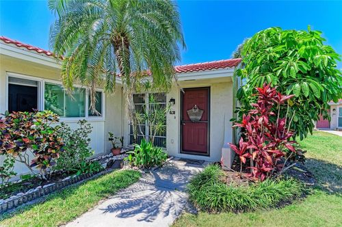 v6-2121 Pueblo Cir, SARASOTA, FL, 34231-5609 | Card Image