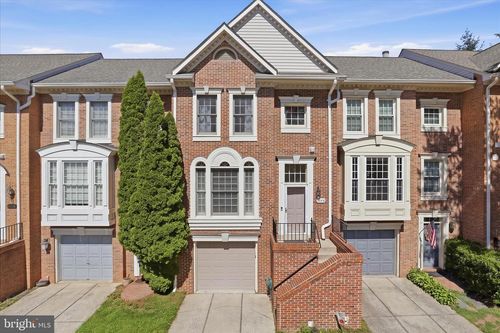3946 Valley Ridge Dr, FAIRFAX, VA, 22033-2730 | Card Image