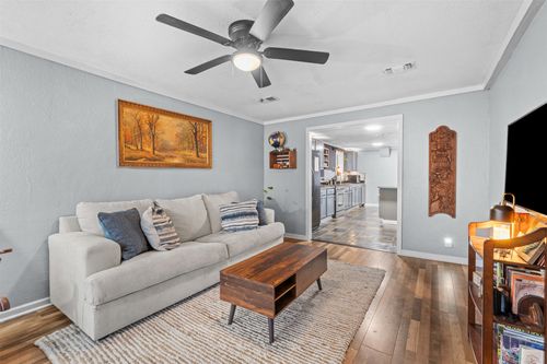 724 Scarbrough St, Rockdale, TX, 76567-3431 | Card Image