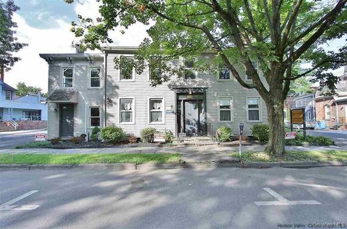 231 Clinton Ave, Kingston, NY, 12401-5030 | Card Image