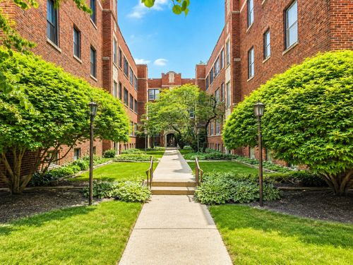 1e-733 Hinman Ave, Evanston, IL, 60202-2582 | Card Image