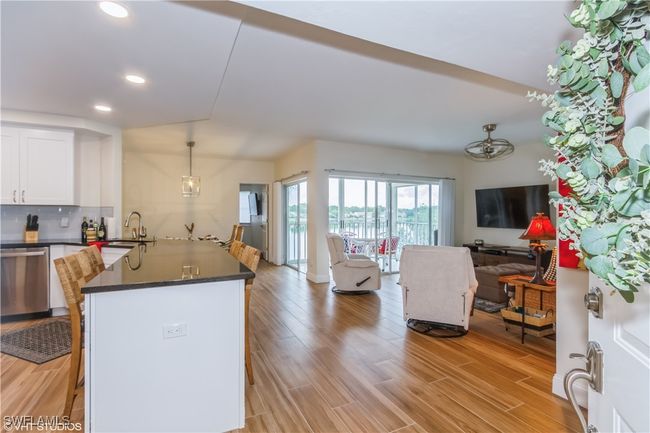 E-201 - 2671 Citrus Lake Dr, Condo with 3 bedrooms, 2 bathrooms and null parking in NAPLES FL | Image 12