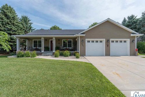 809 Spruce Pl, Saint Peter, MN, 56082-1584 | Card Image