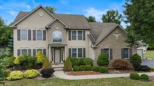 70 Briarwood Ln, Grand Island, NY, 14072-1972 | Card Image