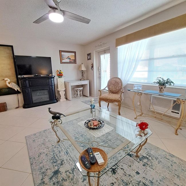 53 Northampton C, Condo with 1 bedrooms, 2 bathrooms and null parking in West Palm Beach FL | Image 6