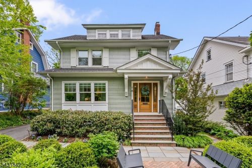 16 Oakview Ave, Maplewood, NJ, 07040-2214 | Card Image