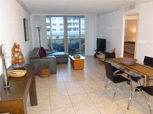 apt-210-401 69th St, Miami Beach, FL, 33141-3123 | Card Image