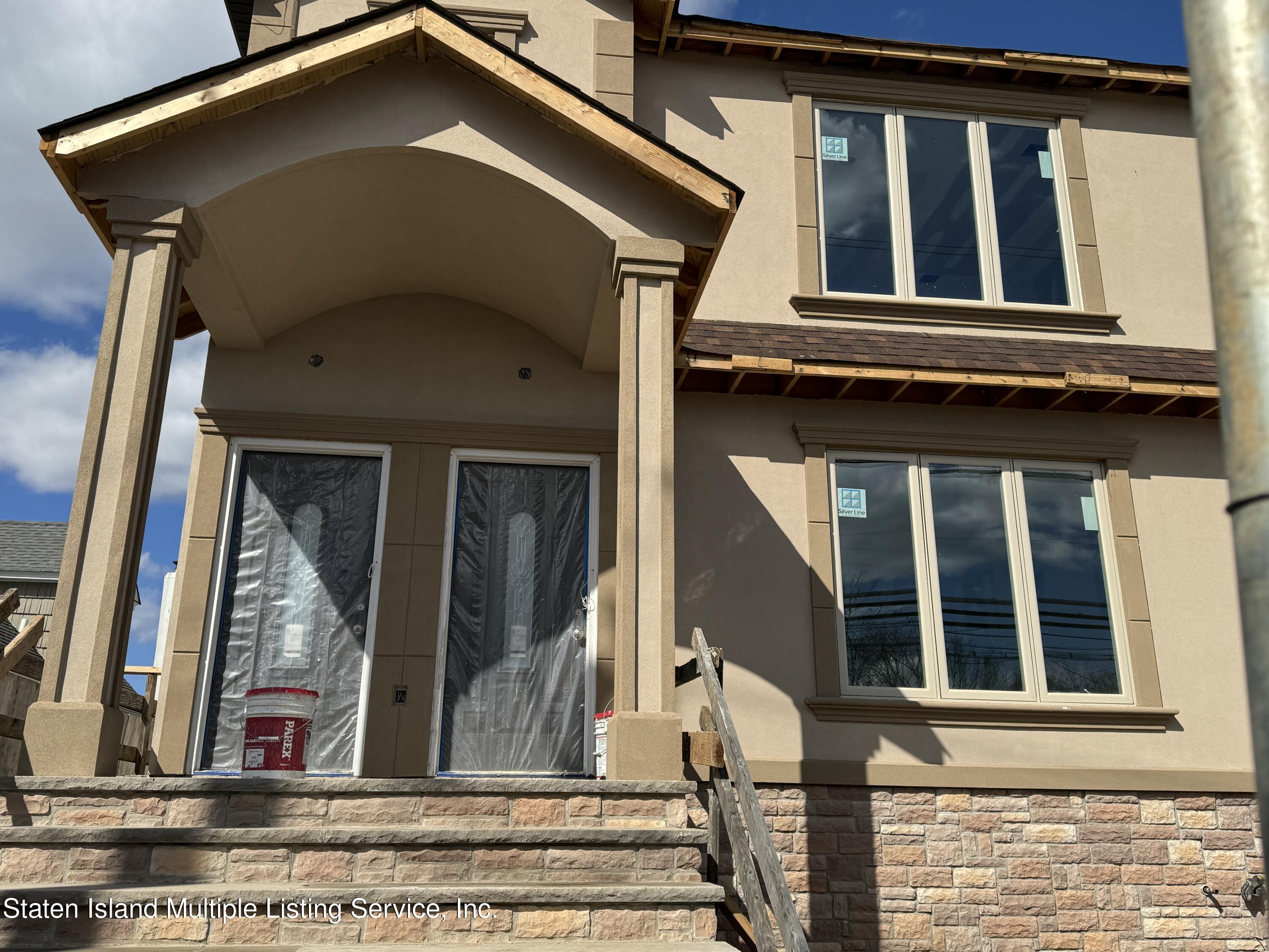 Mcclean Ave, Staten Island, NY 10305