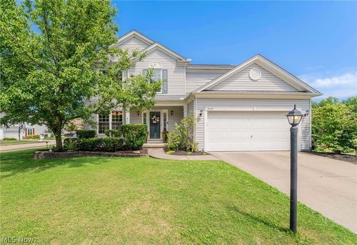 9049 Wynford Ln, Olmsted Twp, OH, 44138-1764 | Card Image