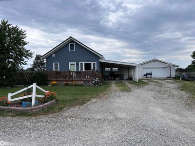 21106 164th Street, Home with 3 bedrooms, 1 bathrooms and 2 parking in Bloomfield IA | Image 1