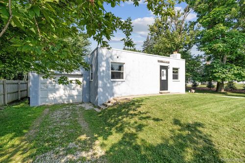 3039 Meridian Rd, Okemos, MI, 48864-4100 | Card Image