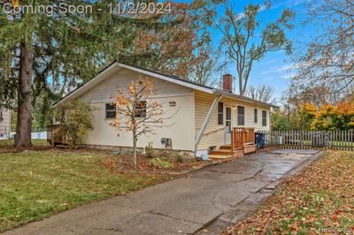 1720 Creal Crescent, Home with 3 bedrooms, 1 bathrooms and null parking in Ann Arbor MI | Image 2