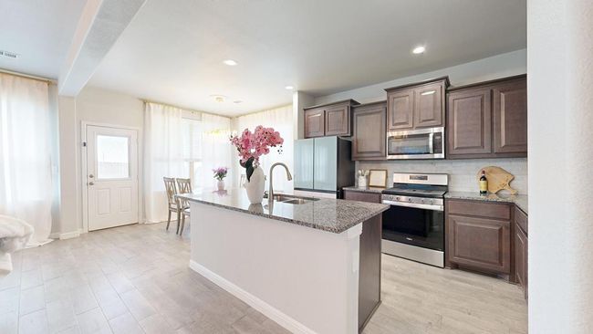 7009 Mcpherson Ln, House other with 3 bedrooms, 2 bathrooms and 2 parking in Midland TX | Image 7