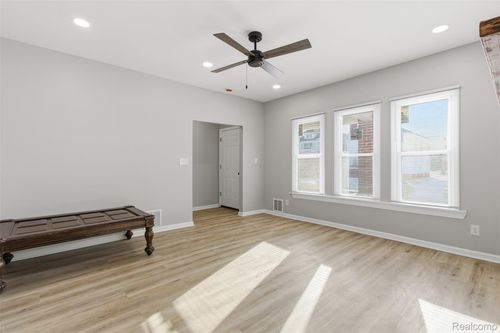 1644 Gladstone St, Detroit, MI, 48206-2230 | Card Image