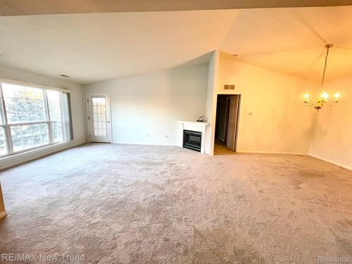 12209 Chesapeake Cir, Commerce Twp, MI, 48390-5907 | Card Image