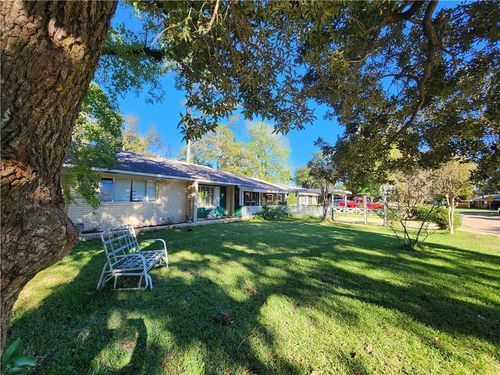 1433 Plantation Dr, Alexandria, LA, 71303 | Card Image