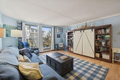 apt-330-2601 Kenzie Ter, Saint Anthony, MN, 55418-4240 | Card Image