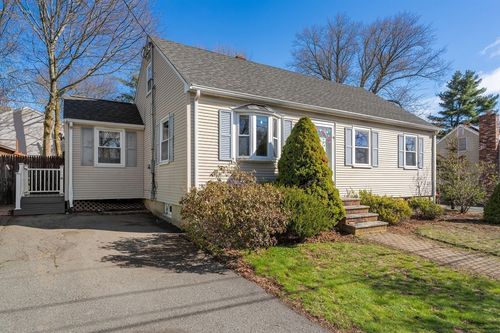 35 Macarthur Rd, Beverly, MA, 01915-1629 | Card Image