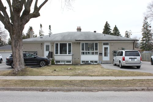 lower-226 Beechy Dr, Richmond Hill, ON, L4C2X7 | Card Image