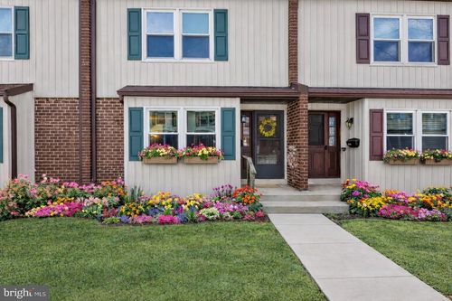 9H Shirley Ln, Trenton, NJ, 08610-2416 | Card Image