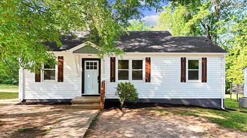 605 Longwood Ave, Farmville, VA, 23901-1527 | Card Image