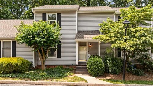 3 Apple Tree Ln, Greensboro, NC, 27455-3100 | Card Image